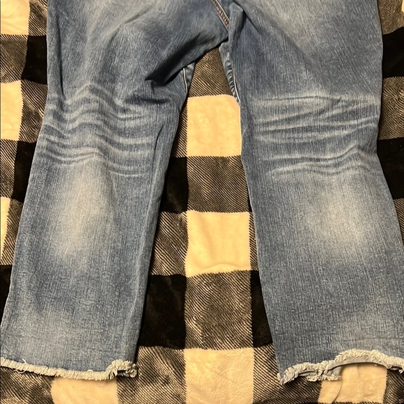 Torrid #Feelthefit Crop Boyfriend Vintage Stretch Blue Distressed Jeans size 22 - Picture 13 of 15
